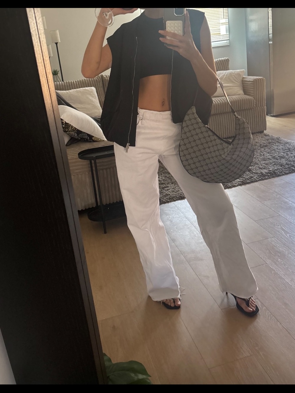 ZARA White Wide-Leg Jeans - Classic High-Rise Style